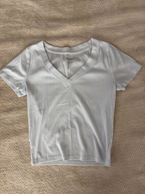 Hollister Women's Pale Blue V-Neck Ribbed Tee